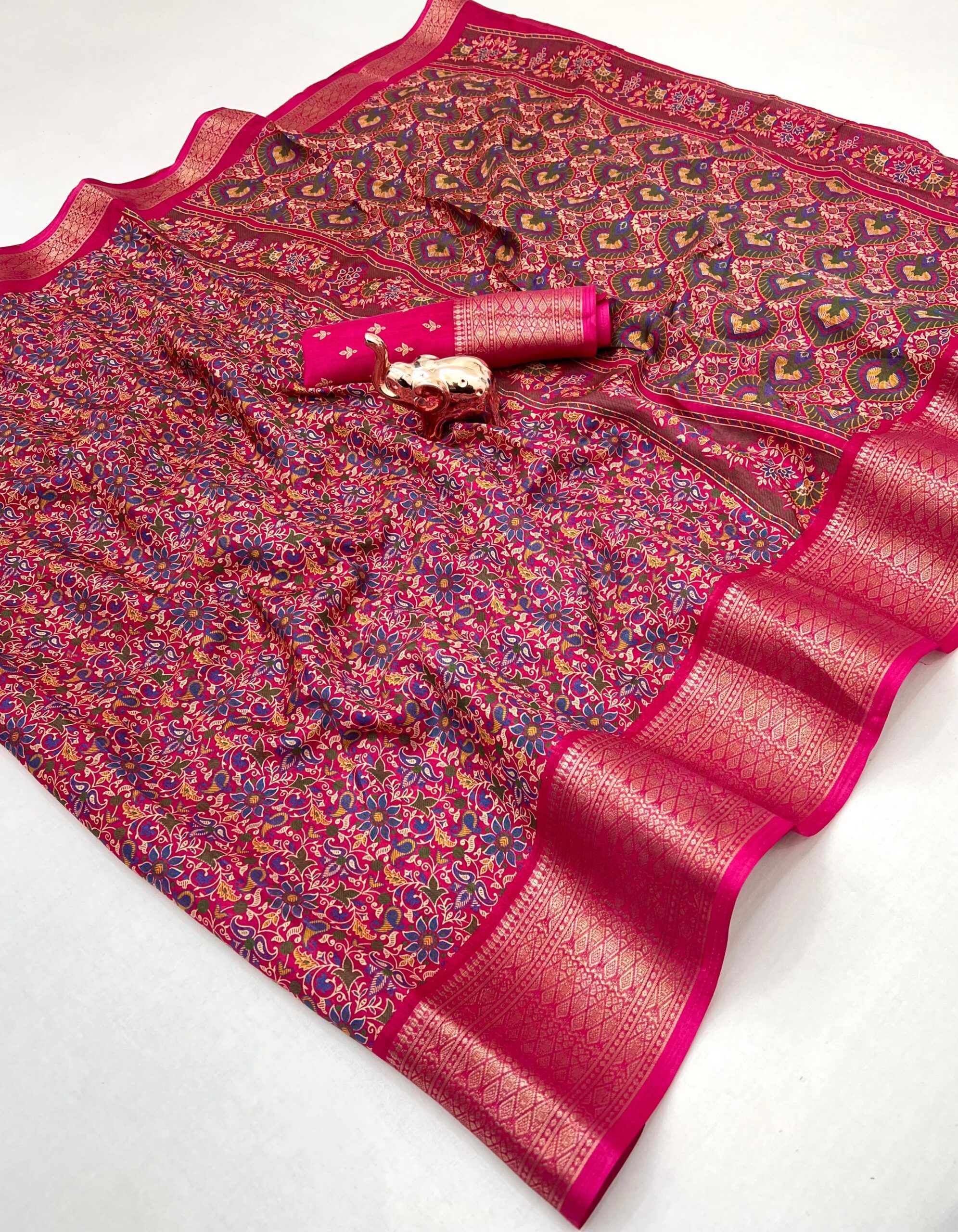 Dolla silk Sarees With Trending Kashmiri Prints (1)