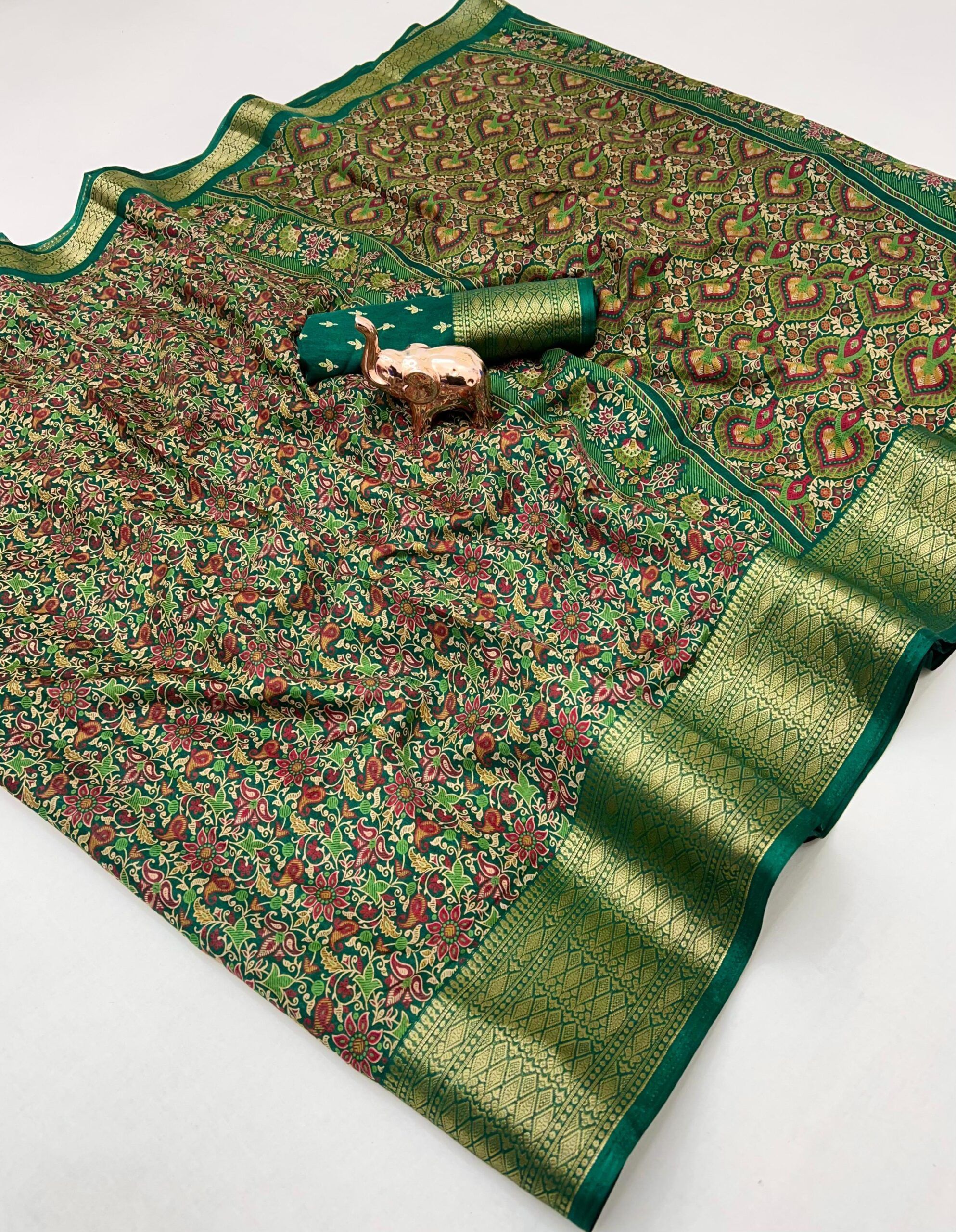 Dolla silk Sarees With Trending Kashmiri Prints (4)