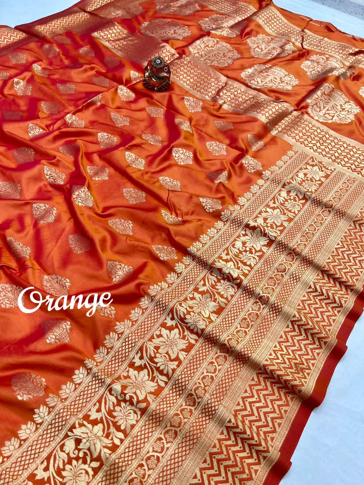 Excusive Gloden Weaving Silk Saree (8)