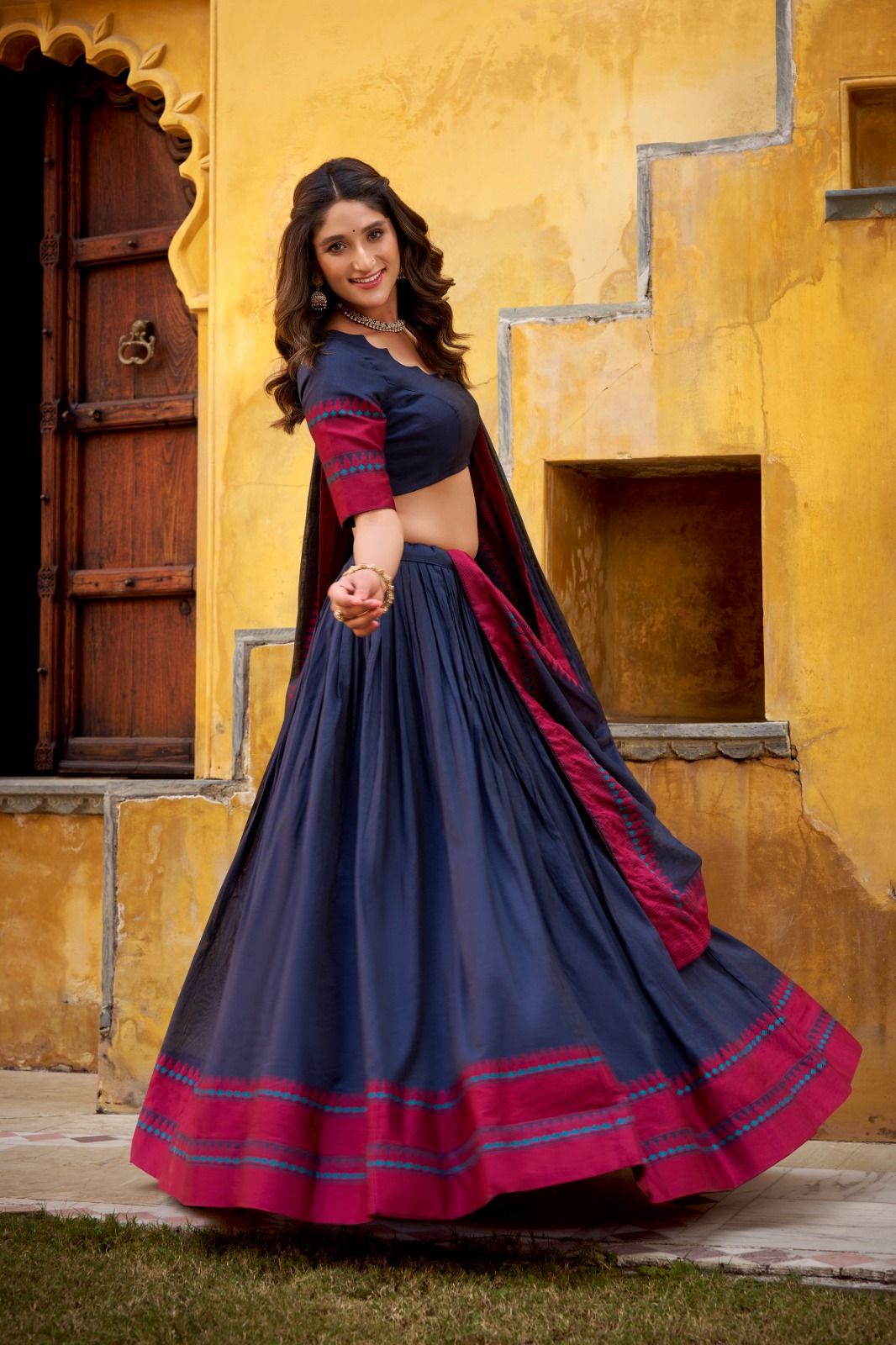 Pure Chanderi Thread Work Lehenga Choli (9)