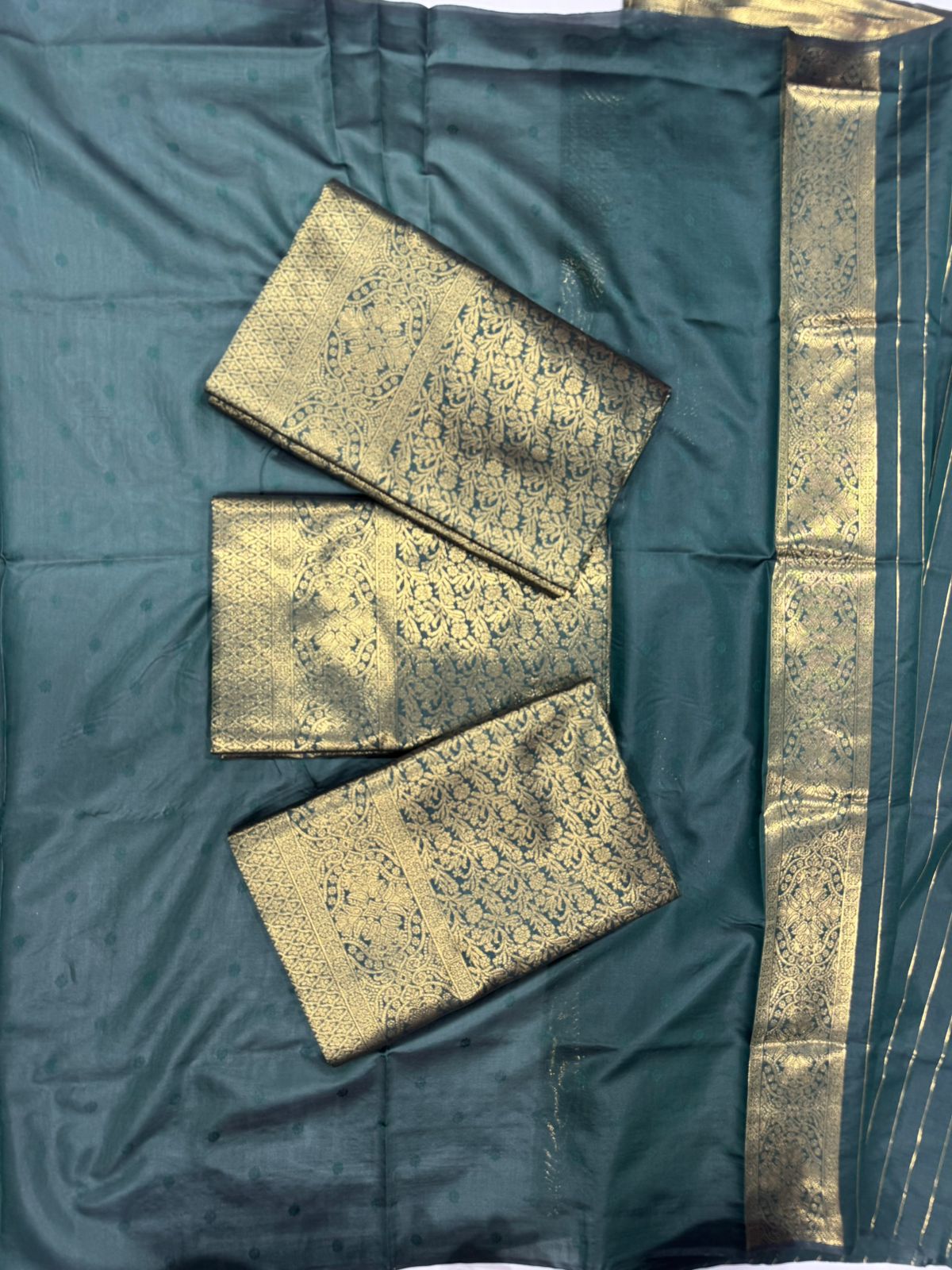 Soft Silk Rich Pallu Saree (1)