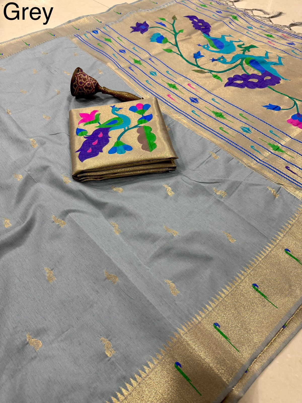 hadi Raw Silk Weaving Paithani Saree Wholesale Price (14)