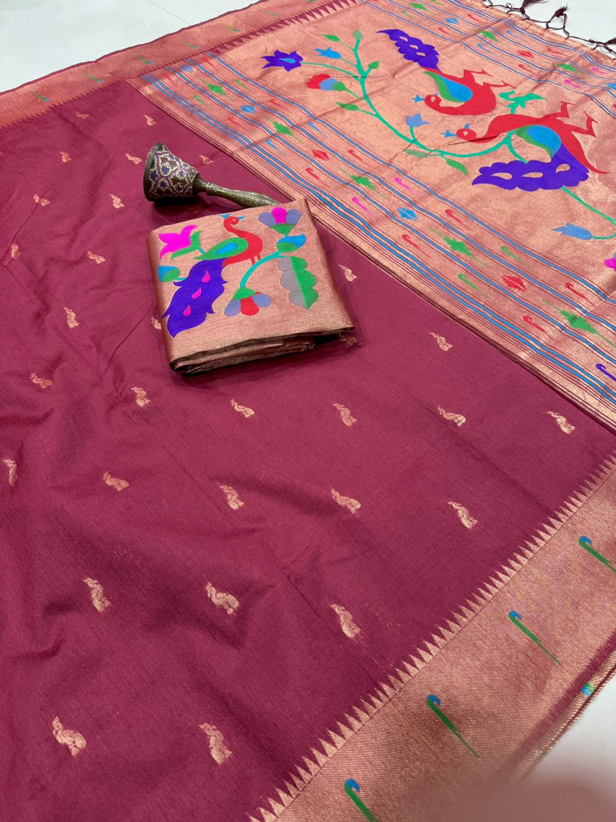 hadi Raw Silk Weaving Paithani Saree Wholesale Price (15)