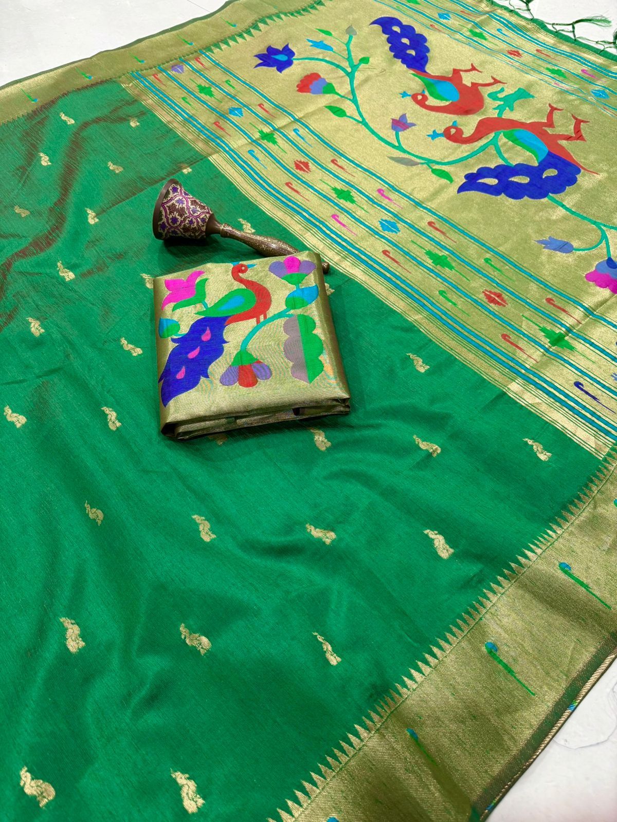 hadi Raw Silk Weaving Paithani Saree Wholesale Price (16)