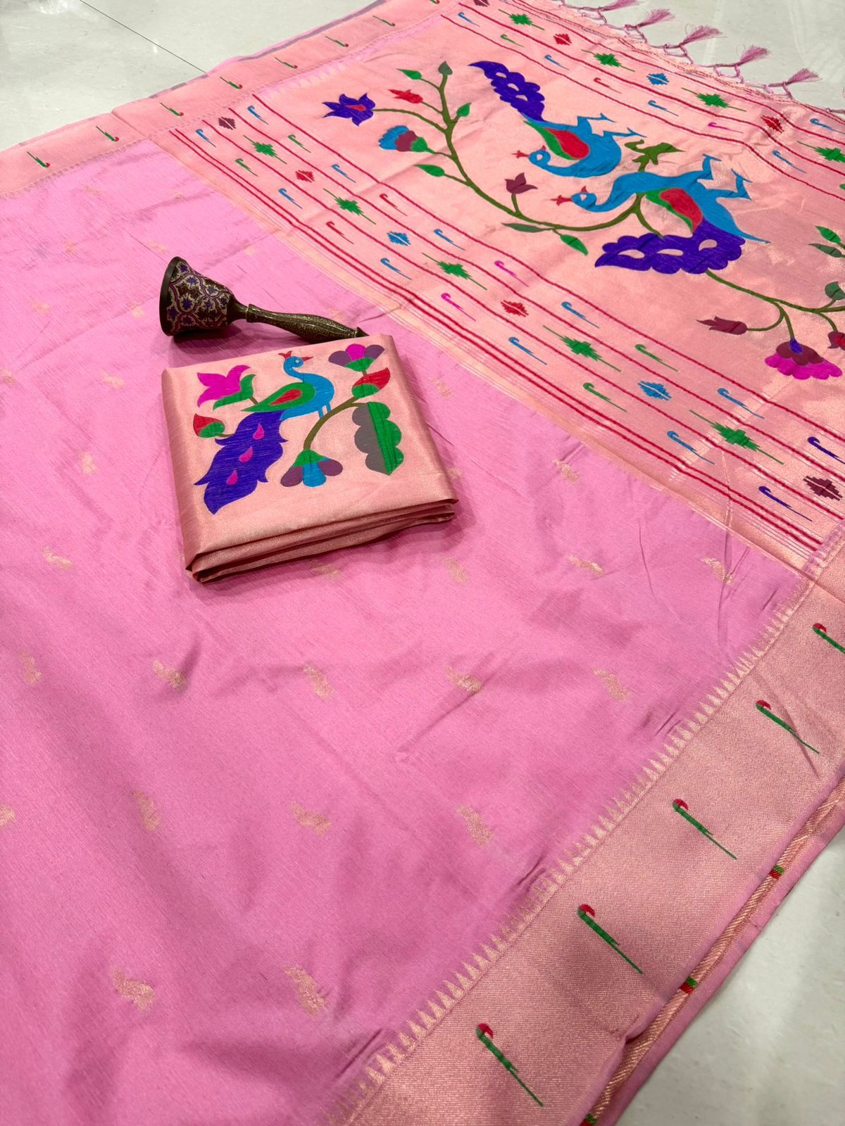 hadi Raw Silk Weaving Paithani Saree Wholesale Price (2)