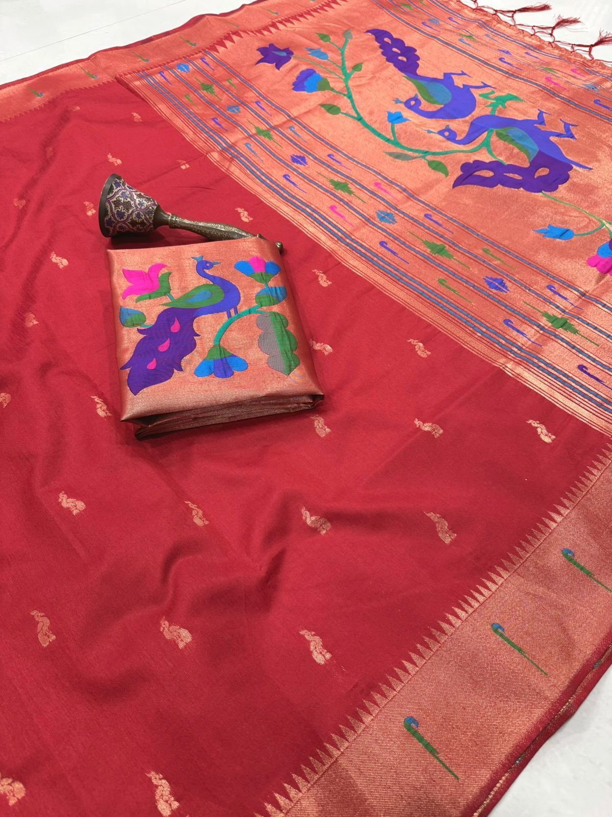 hadi Raw Silk Weaving Paithani Saree Wholesale Price (4)