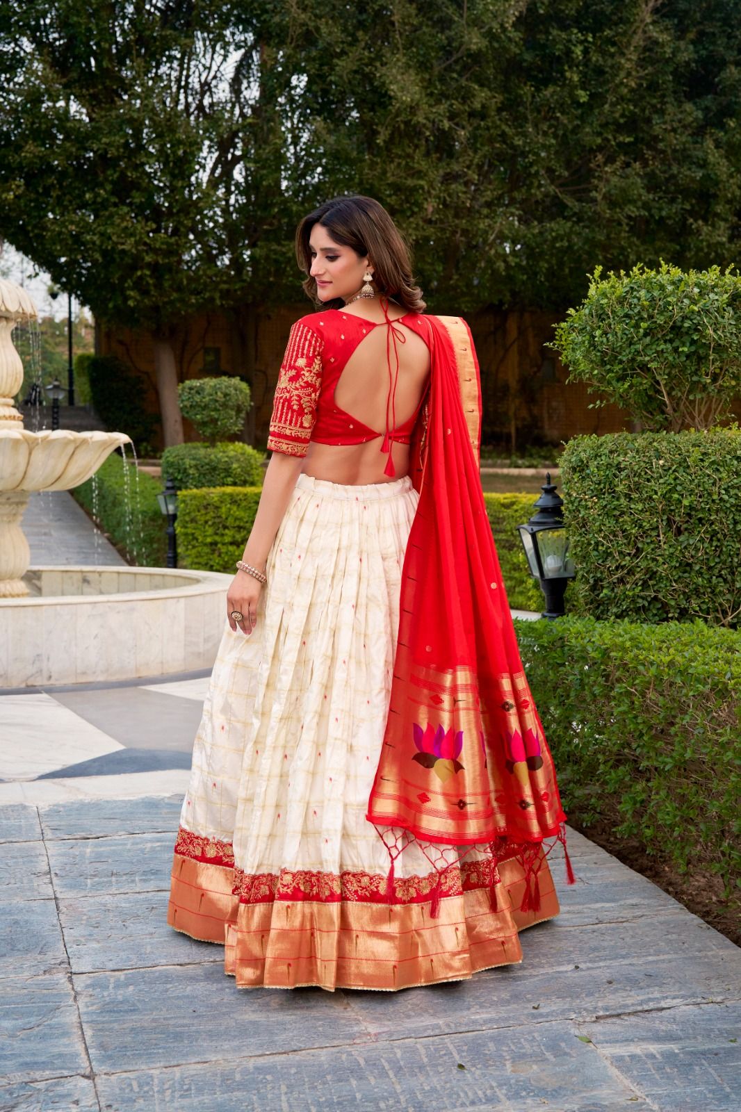 Paithani Silk Zari Weaving Work lehenga Choli Wholesale Price (2)