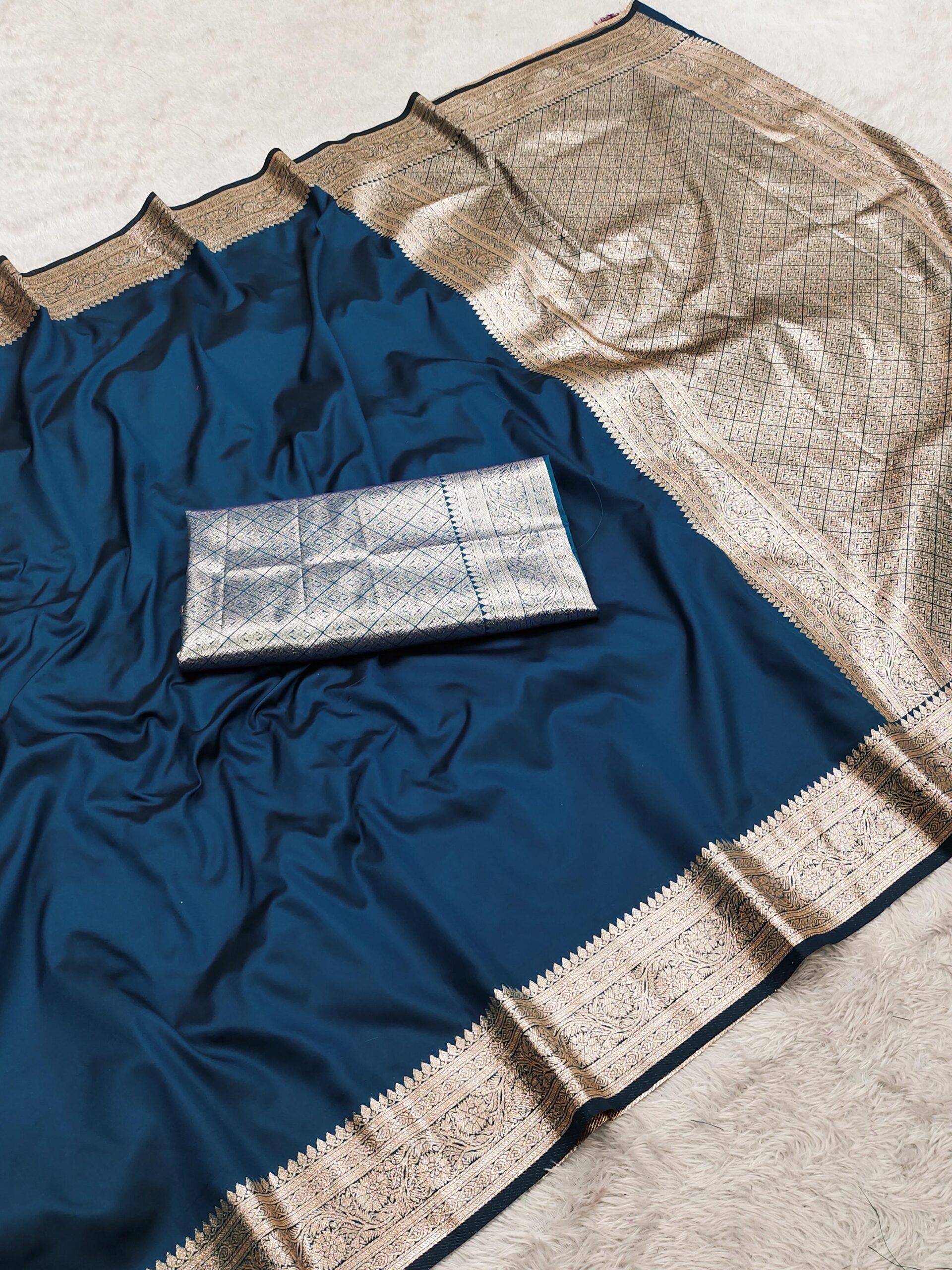 Premium Banarasi Gala Silk Saree Wholesale Price (4)