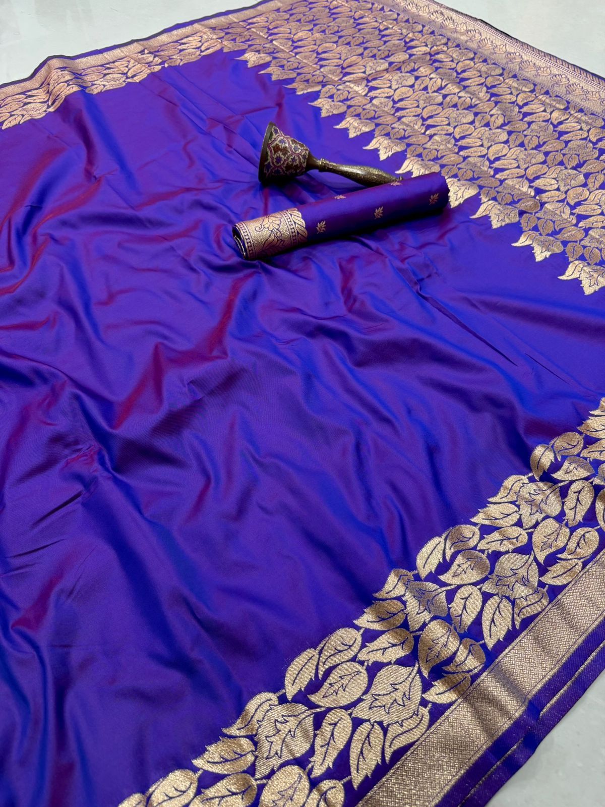 Pure Heavy Banarasi Silk Original Gold Zari Weaving Saree (1)