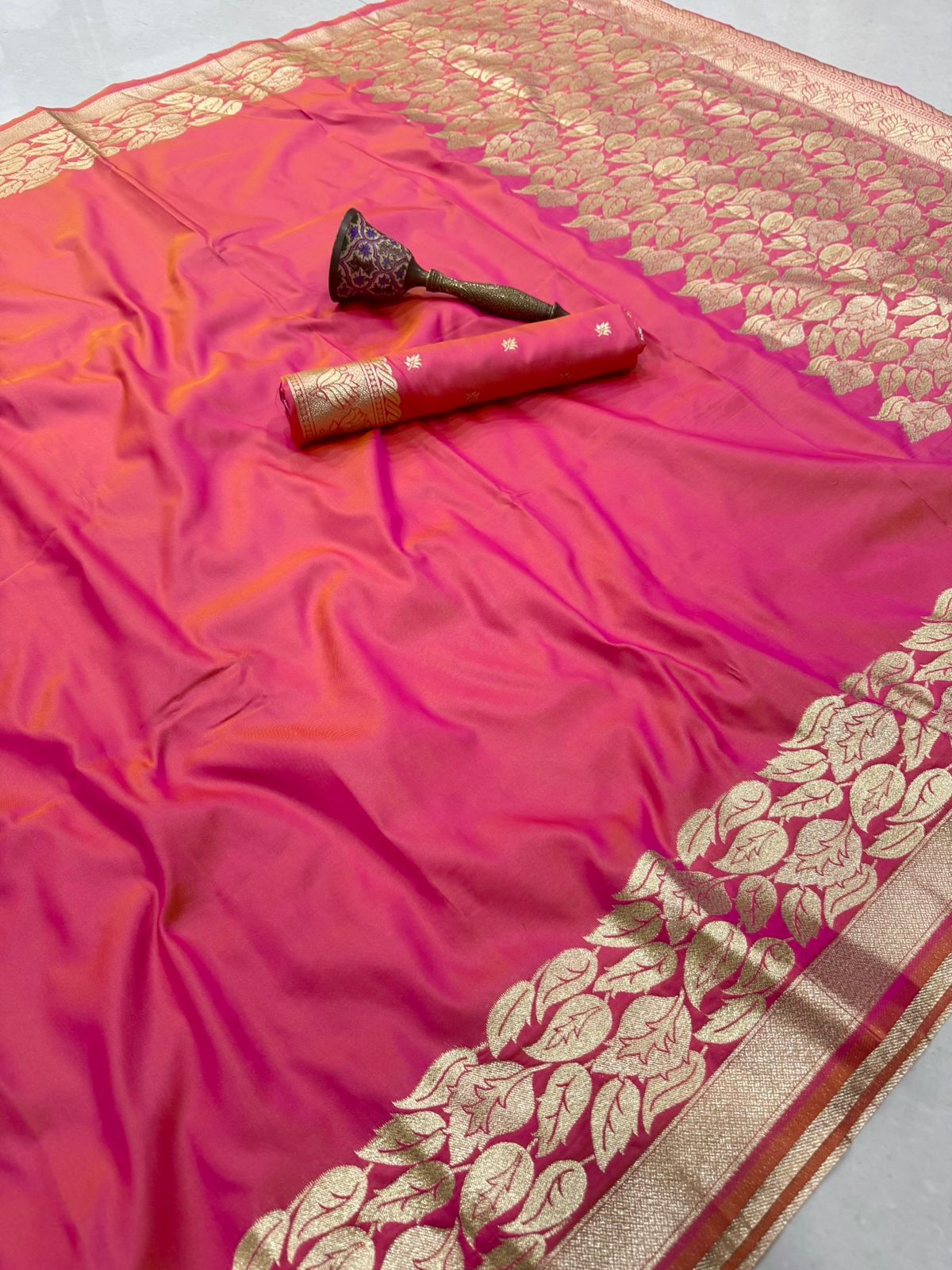 Pure Heavy Banarasi Silk Original Gold Zari Weaving Saree (5)