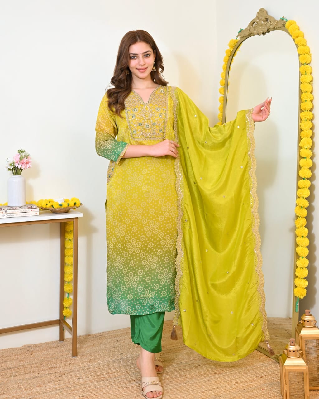 Pure Russian Silk Suit With Banrasi Work Wholesale Price (3)