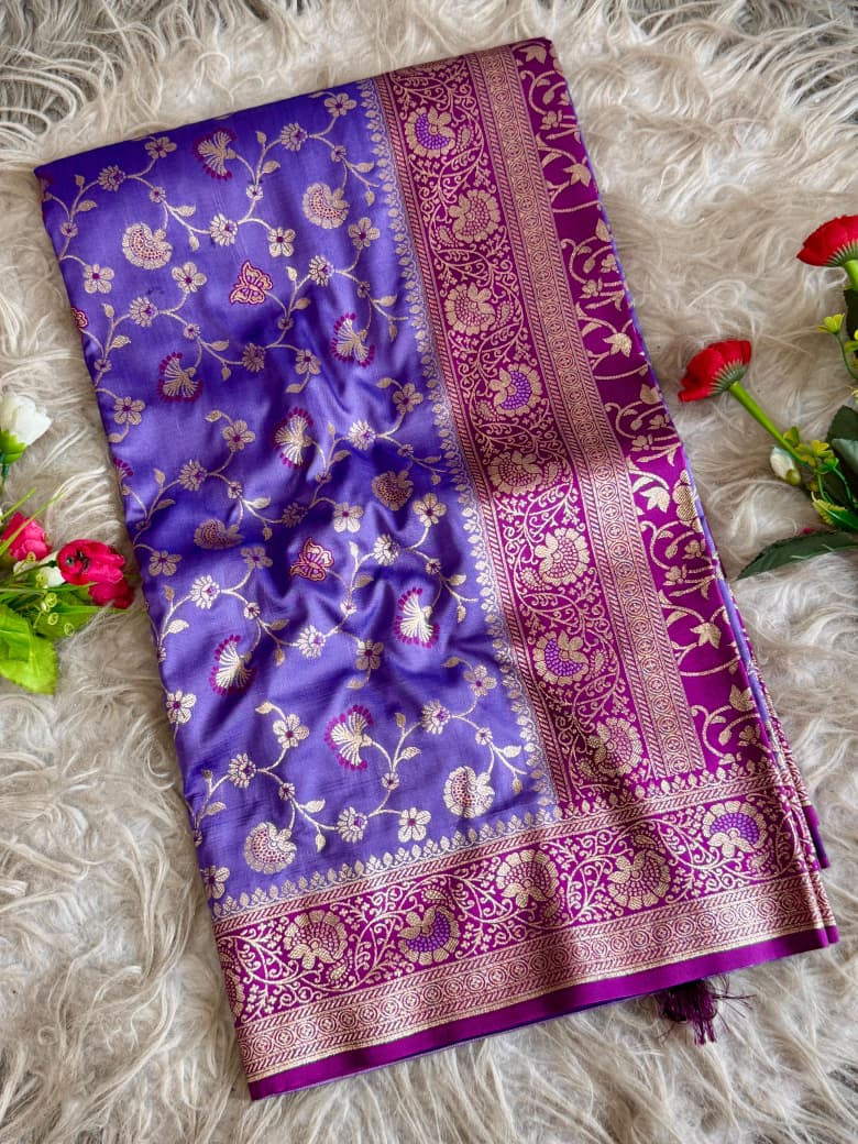Floral Banarasi Zari Weaving Silk Saree Wholesale Price (11)