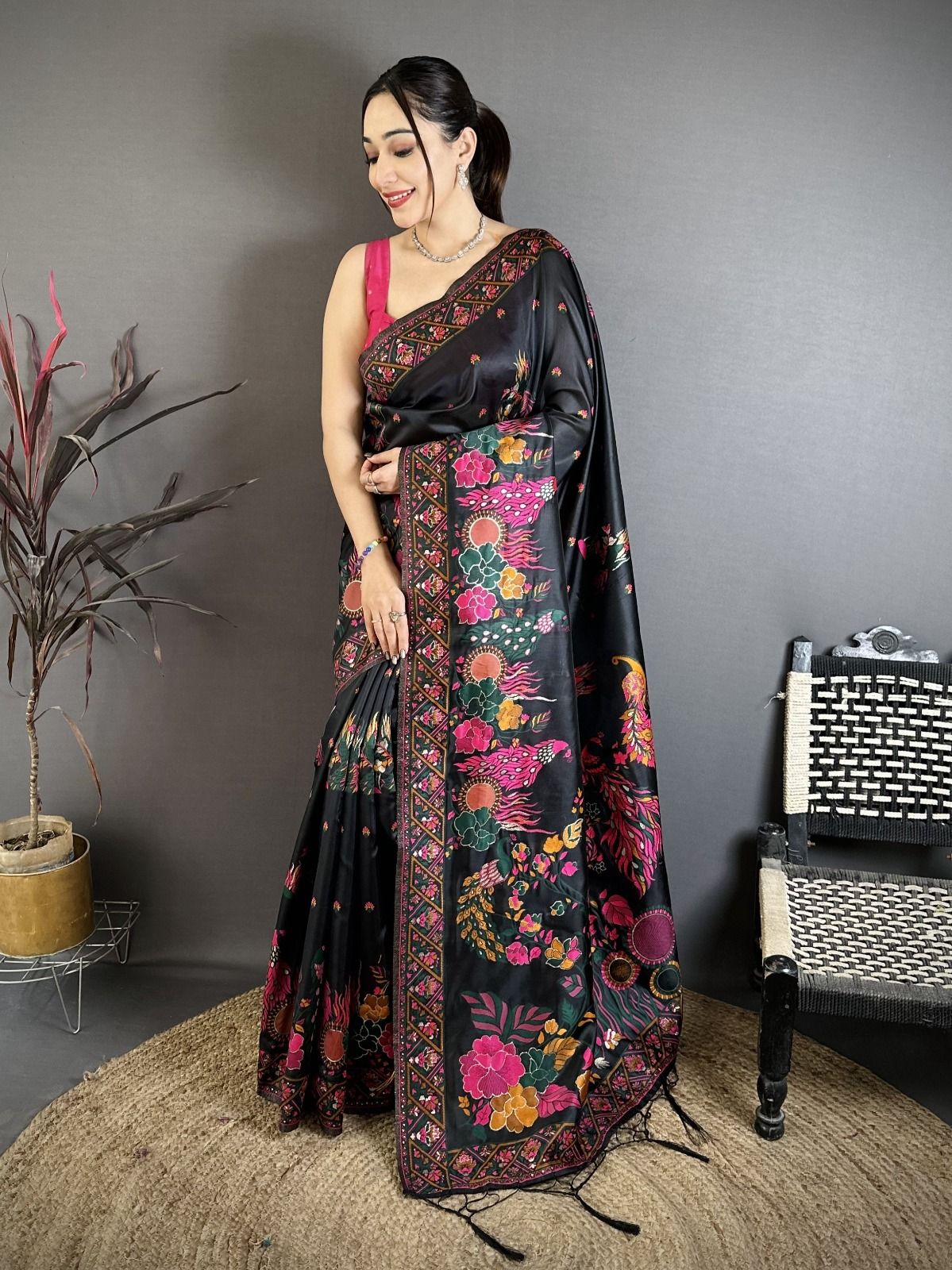 Pashmina Kashmiri Sarees With Meenakari Kashmiri Weaves (1)