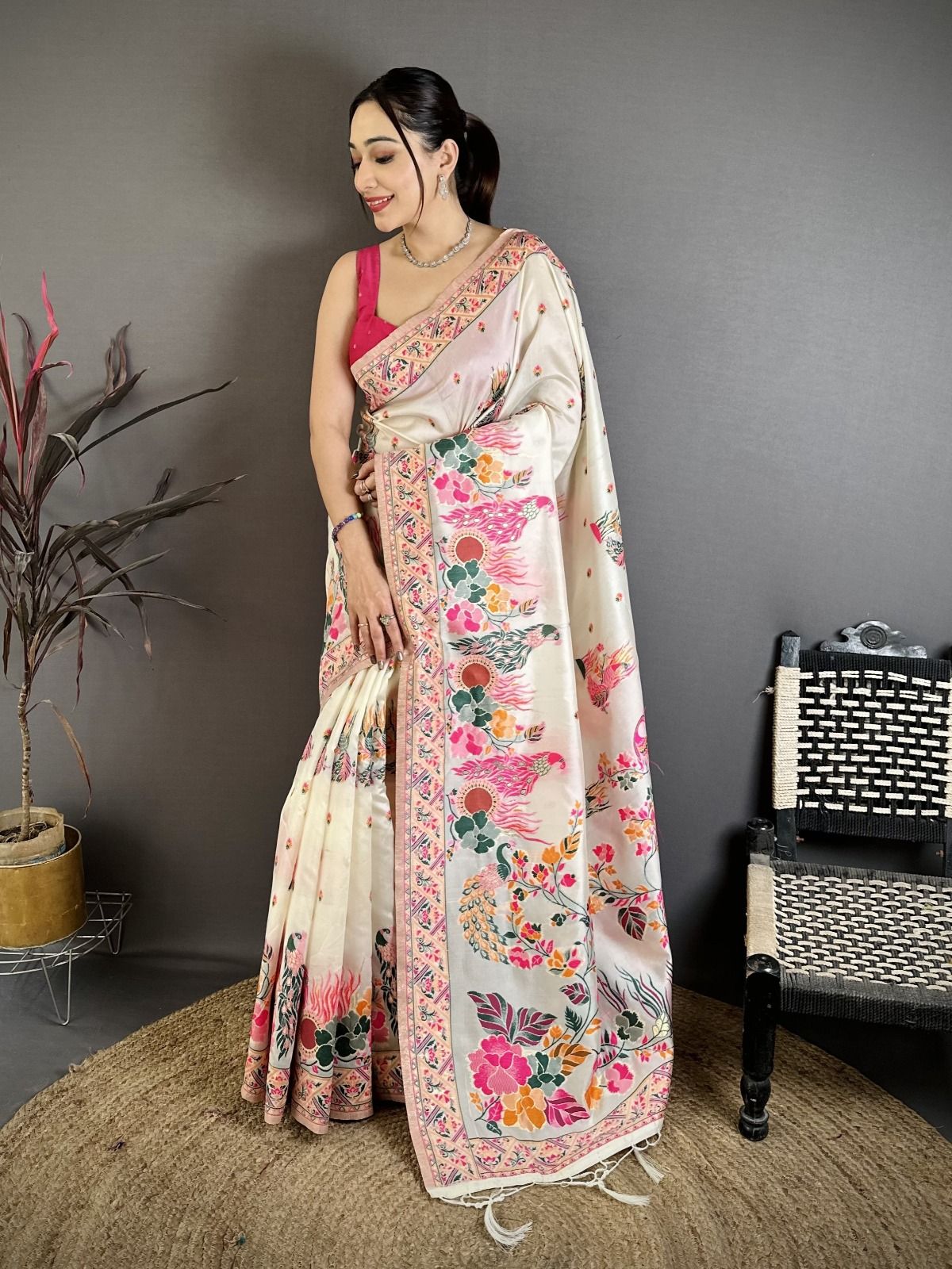 Pashmina Kashmiri Sarees With Meenakari Kashmiri Weaves (3)