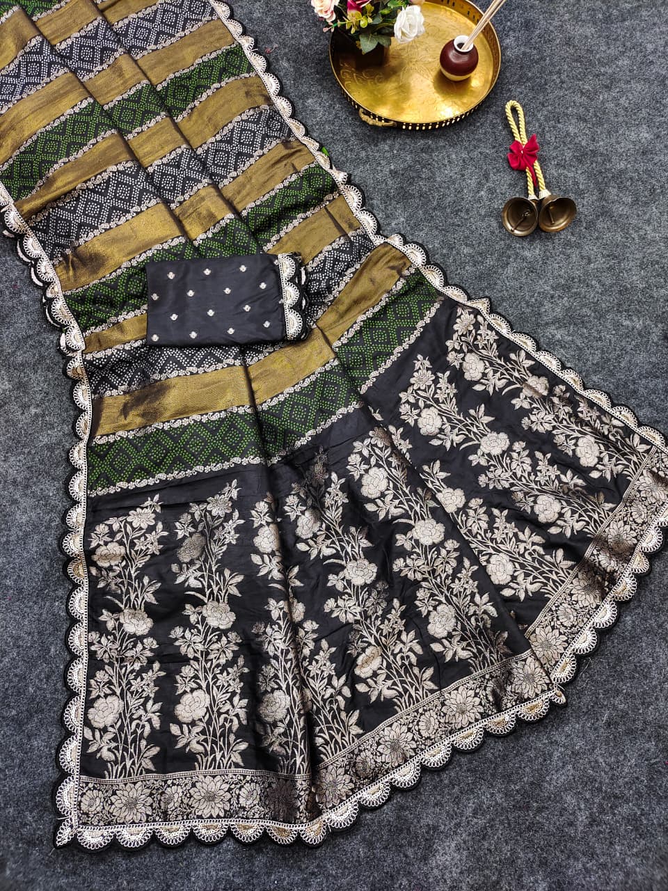 Premium Silk Blend Zari Woven Motifs Saree (2)