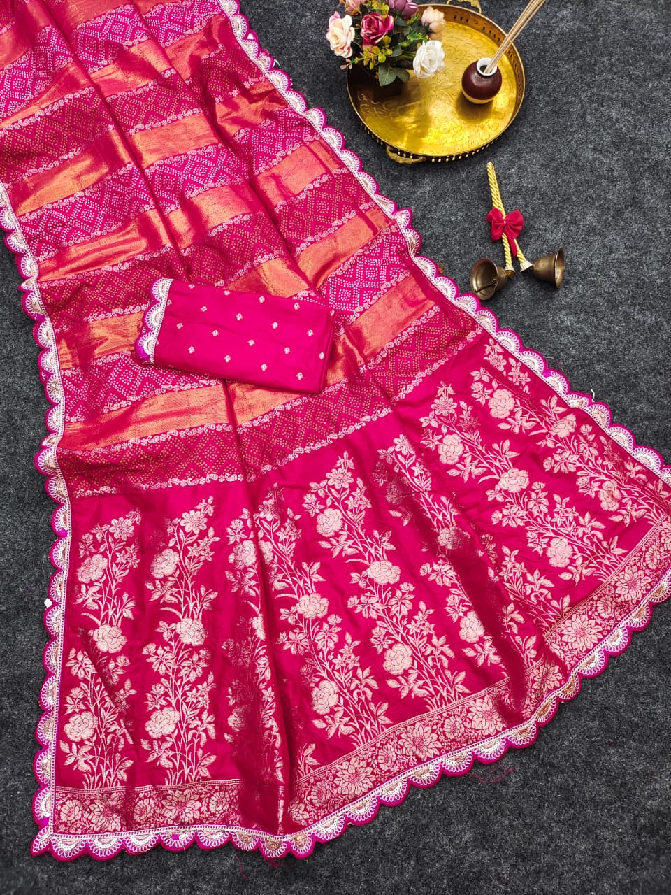 Premium Silk Blend Zari Woven Motifs Saree (4)