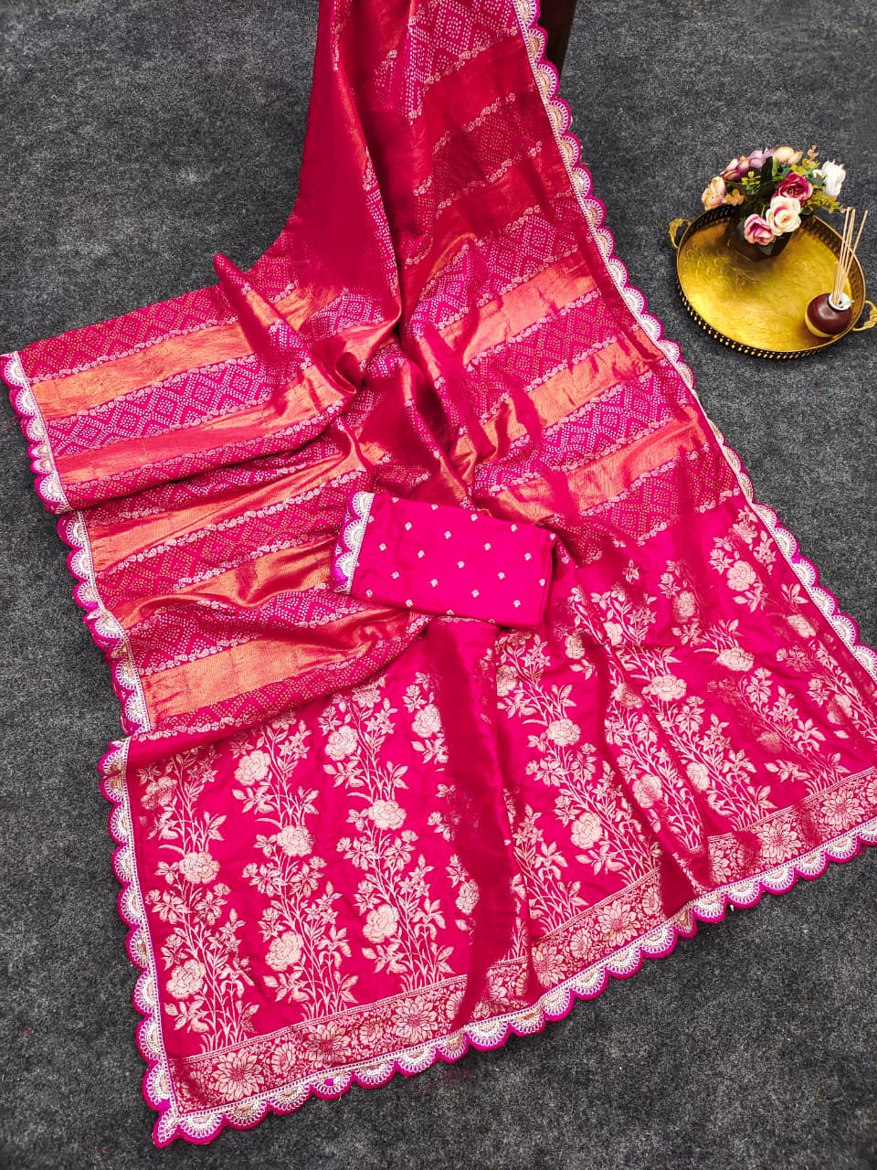 Premium Silk Blend Zari Woven Motifs Saree (6)