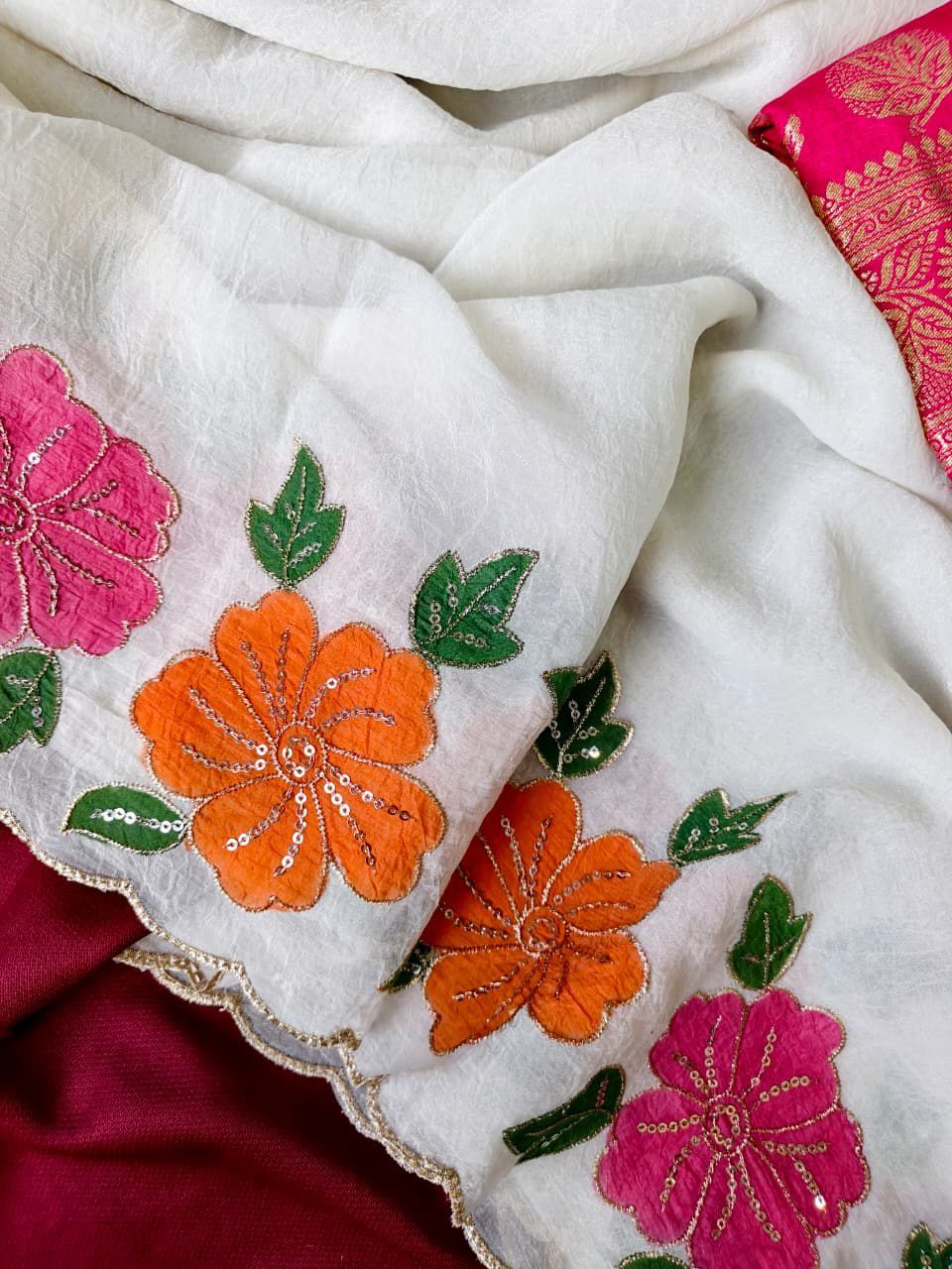 Pure Crush Hand-painted Floral Motifs Saree (3)