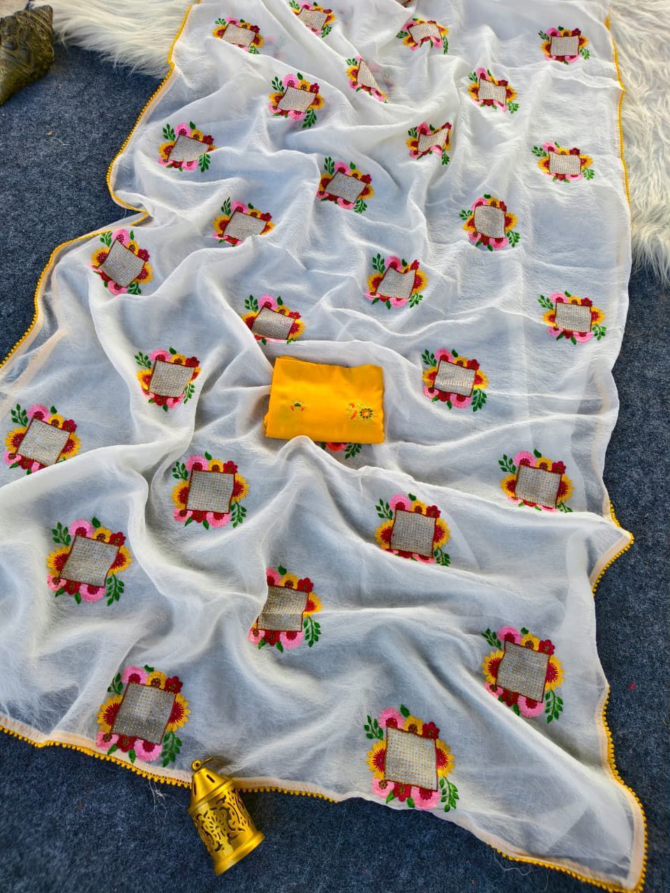 Pure Paper Crush Embroidery Saree (2)