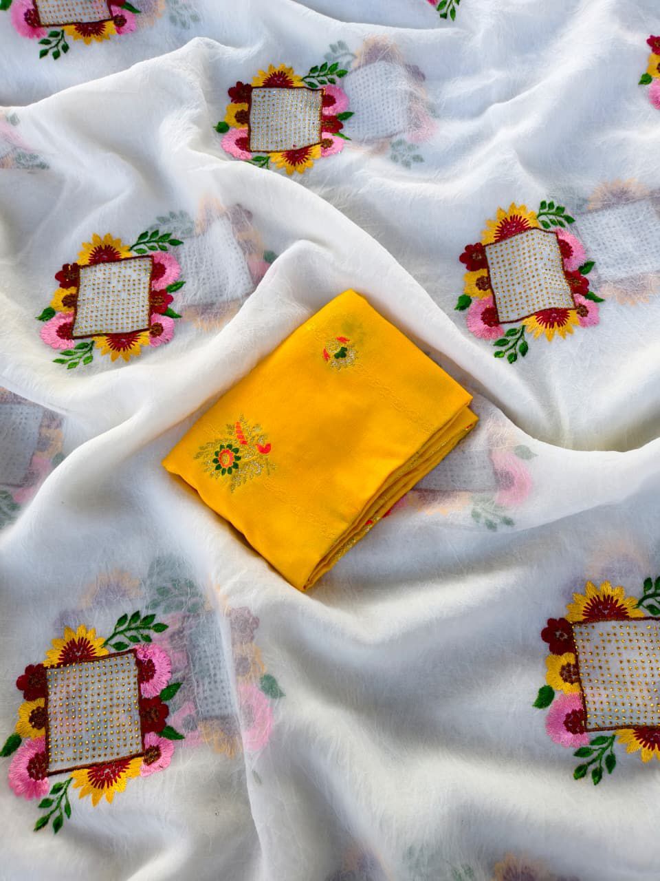 Pure Paper Crush Embroidery Saree (3)