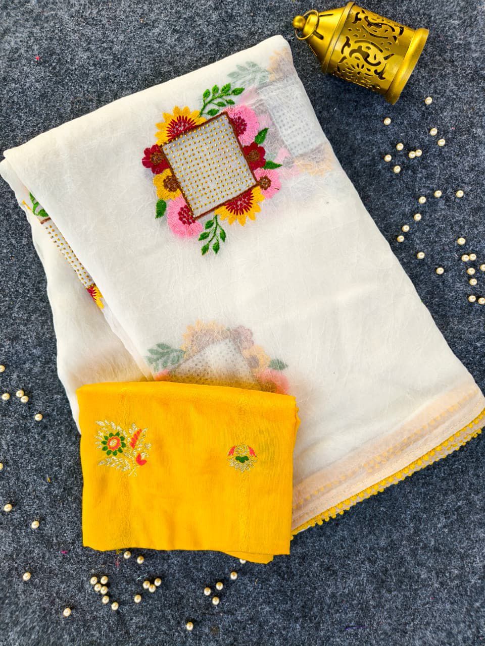 Pure Paper Crush Embroidery Saree (5)