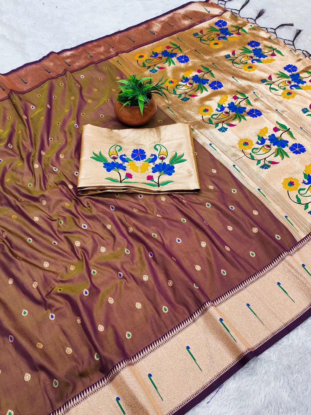 Soft Banarasi Silk Saree All-over butti weaving (3)