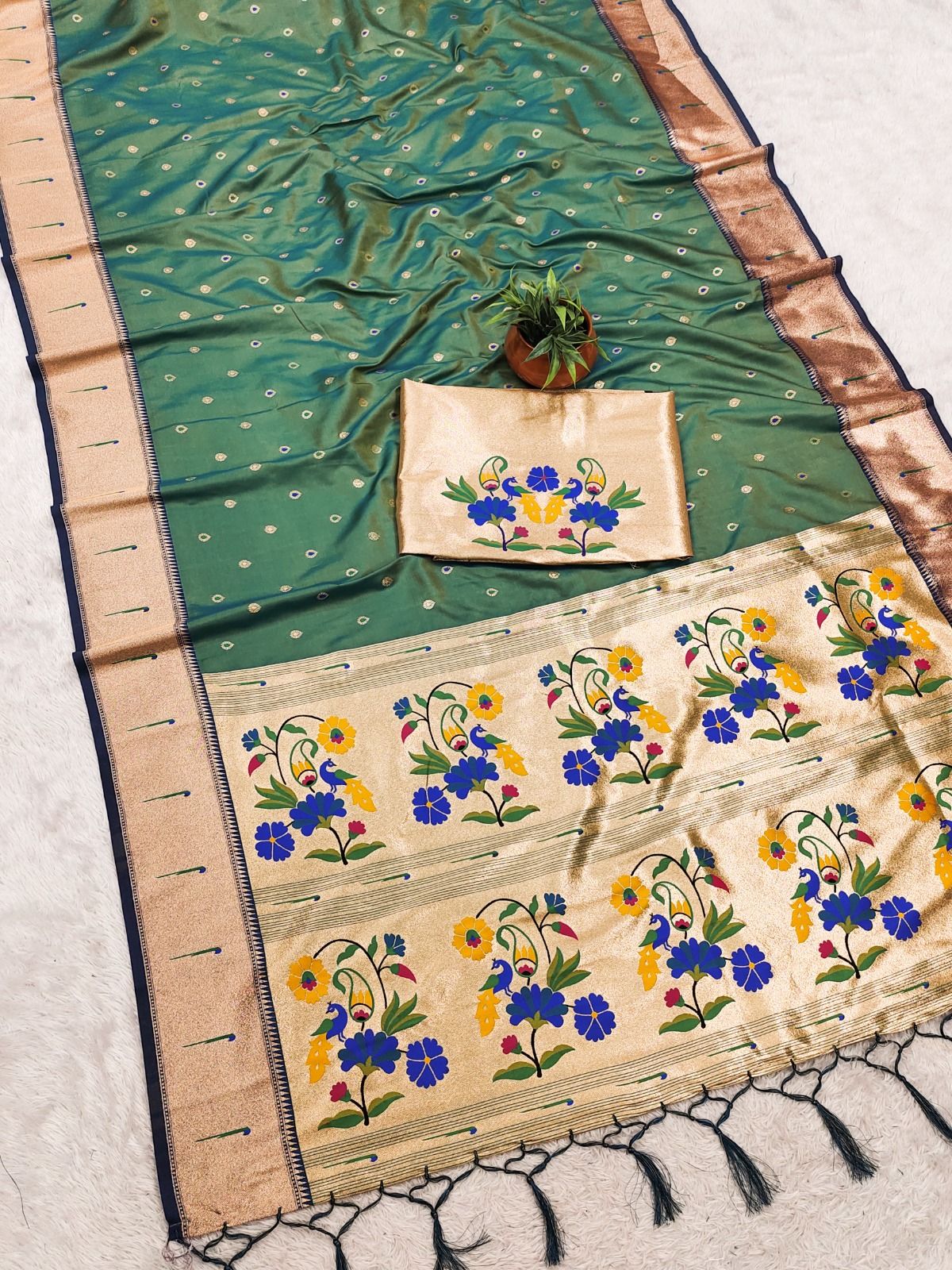 Soft Banarasi Silk Saree All-over butti weaving (8)