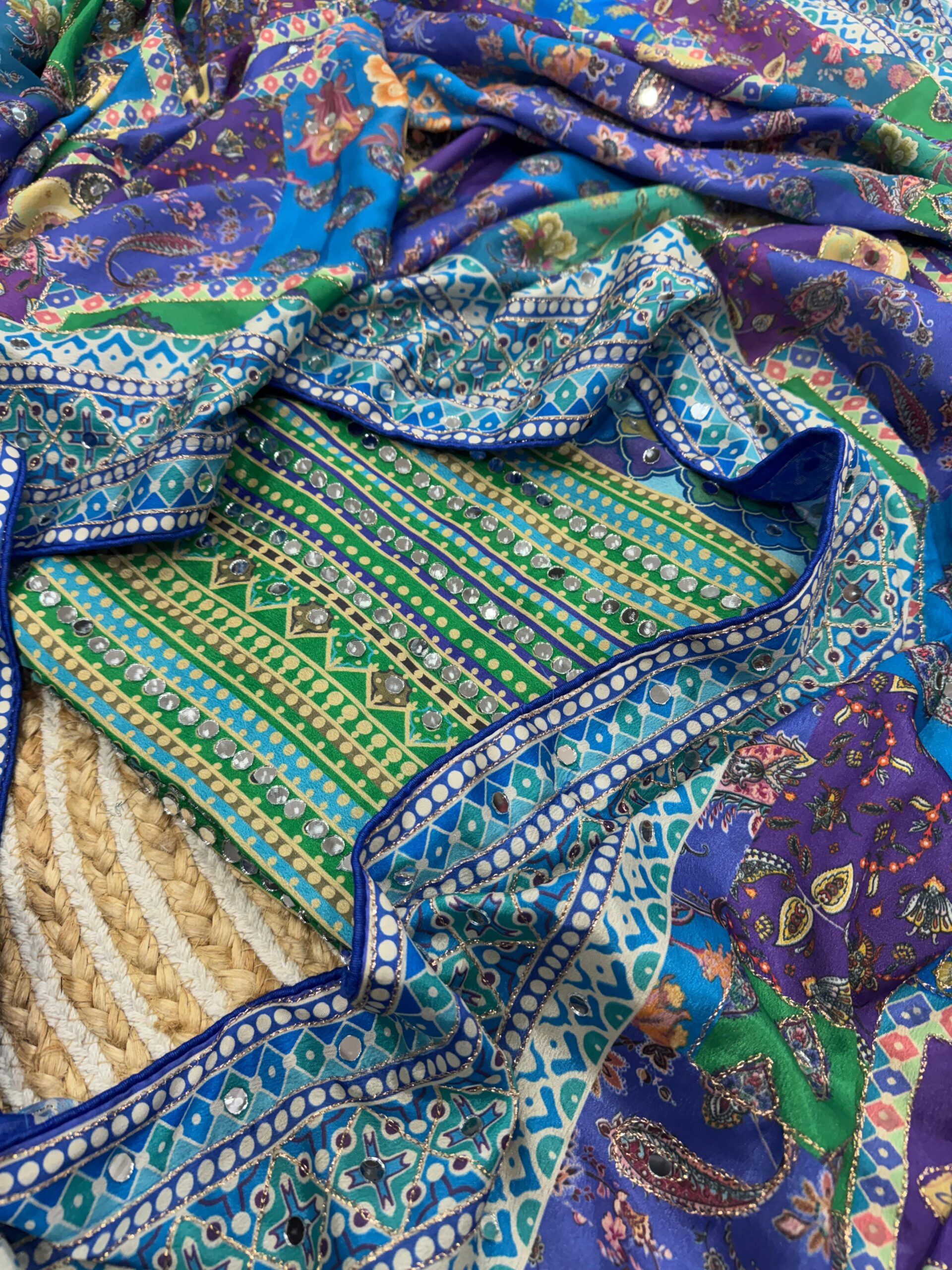 Soft Chinnon With Beautiful Print Saree (6)