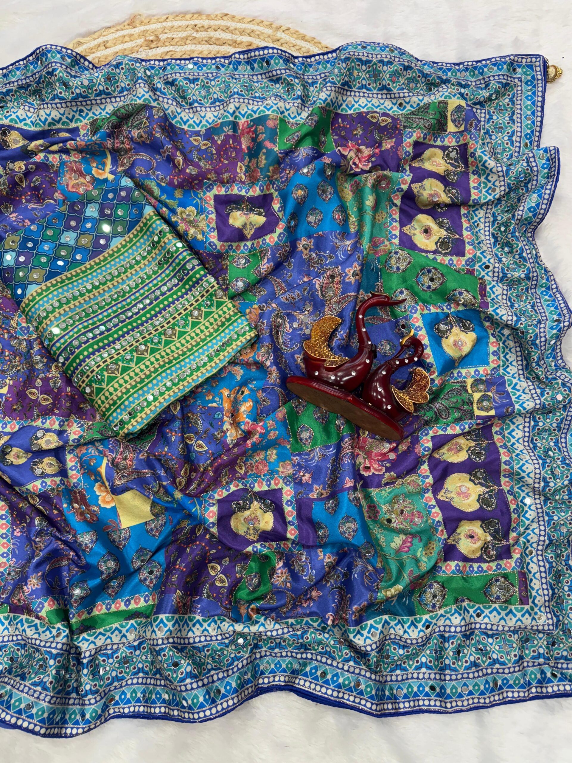 Soft Chinnon With Beautiful Print Saree (7)