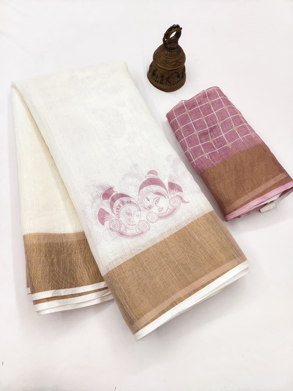 Off White Linen Saree With Golden Zari Border Onam Saree Wholesale Price (9)