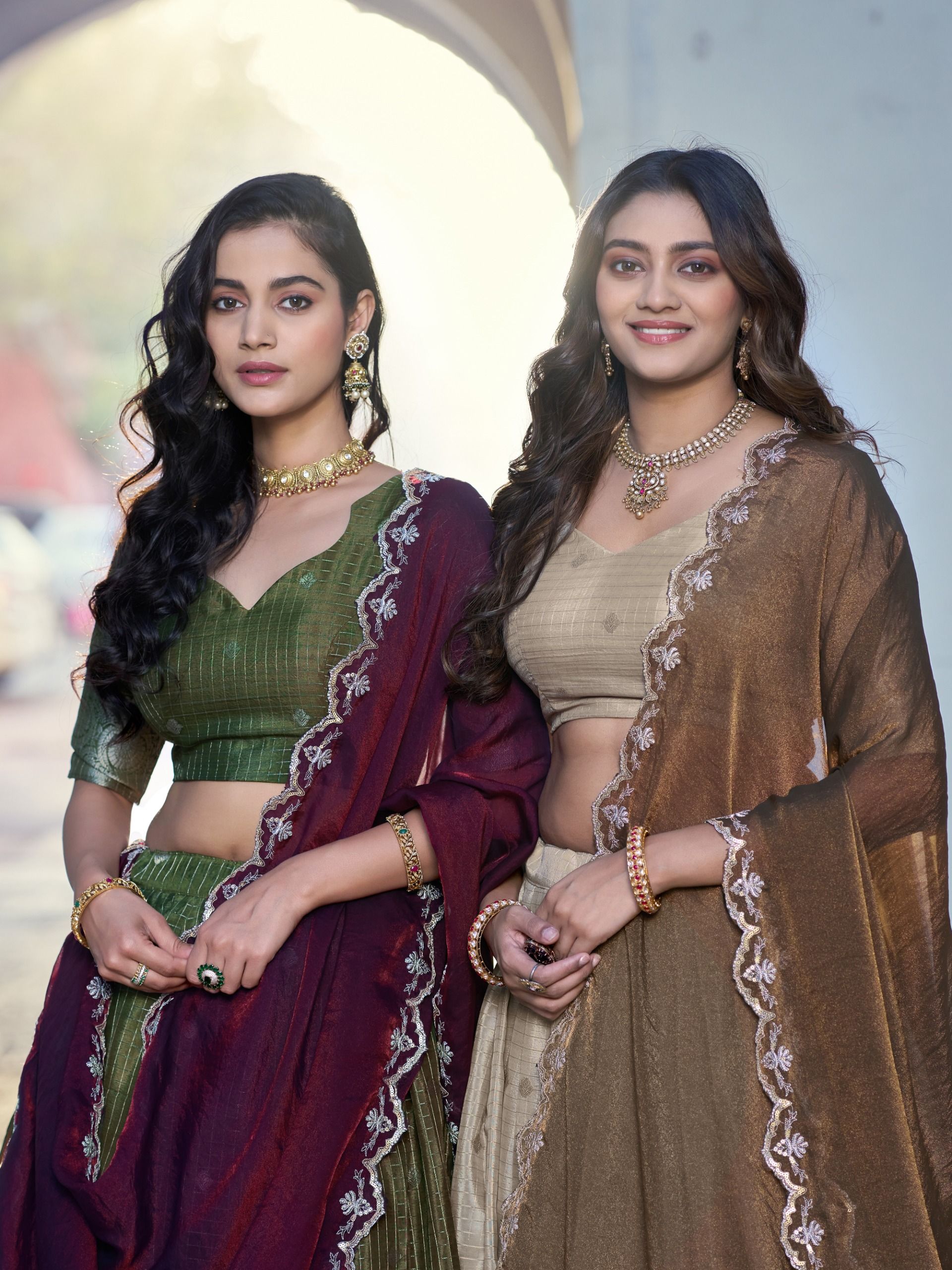 Traditional Zari Weaving Choli Wholesale Price (11)